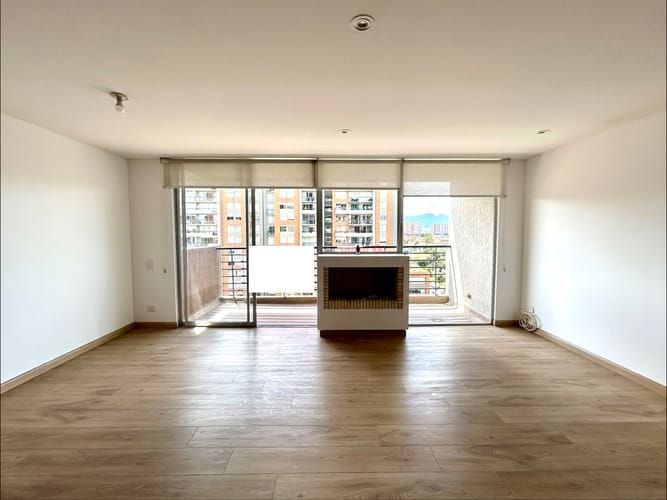 Apartamento de 3 alcobas en venta en Fontibon, Bogotá, 131 m² · foto 3 de 24