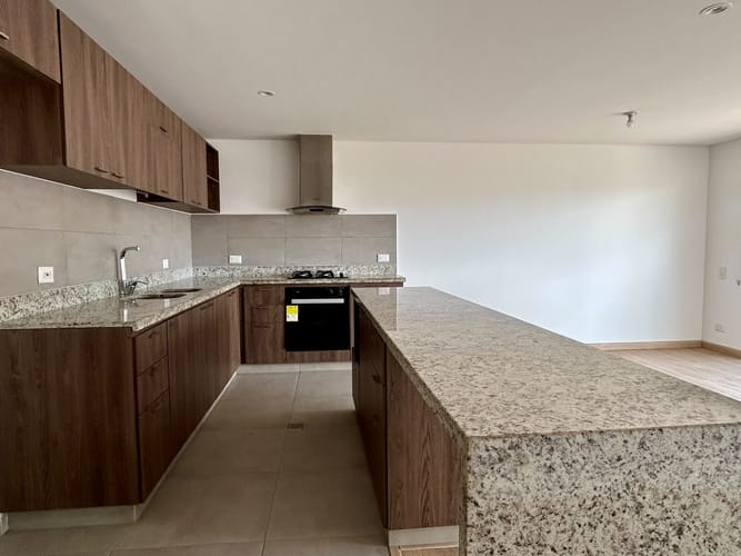 Apartamento de 3 alcobas en venta en Fontibon, Bogotá, 131 m² · foto 4 de 24