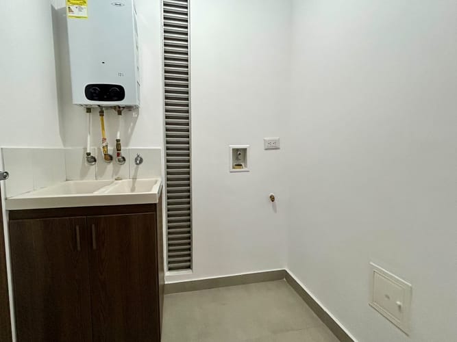 Apartamento de 3 alcobas en venta en Fontibon, Bogotá, 131 m² · foto 20 de 24