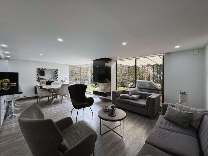 Casa de 3 alcobas en venta en Prado Veraniego, Bogotá, 206 m² · foto 2 de 24