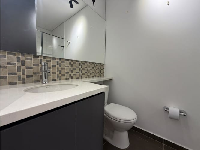 Apartamento de 3 alcobas en arriendo en El Porvenir, Medellín, 105 m² · foto 5 de 16