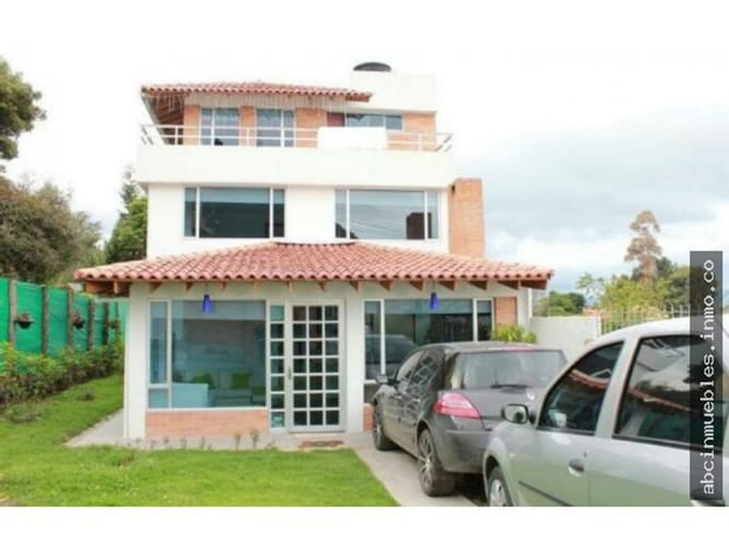 Casa de 5 alcobas en venta en La Moya, Cota, 310 m² · foto 2 de 24