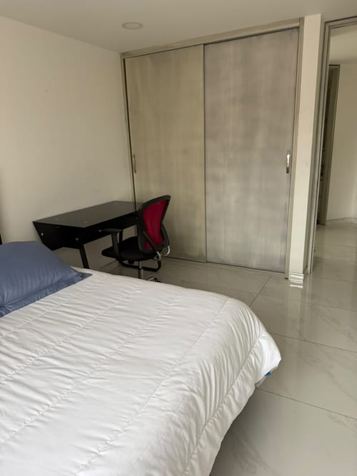 Apartamento de 4 alcobas en arriendo en Ciudad Salitre, Bogotá, 138 m² · foto 19 de 24
