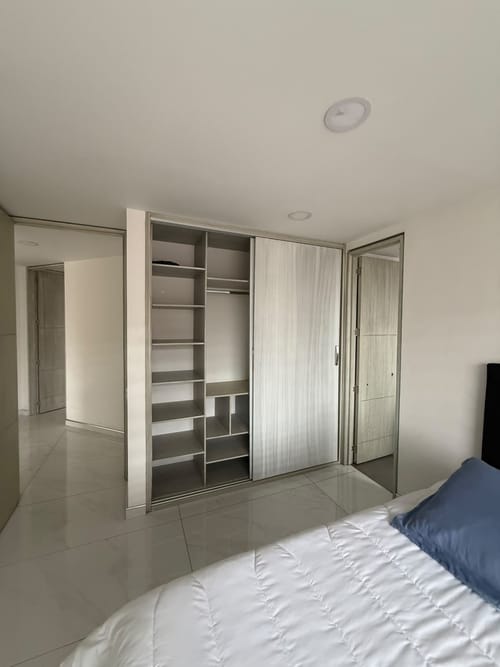 Apartamento de 4 alcobas en arriendo en Ciudad Salitre, Bogotá, 138 m² · foto 22 de 24