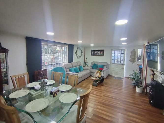 Casa de 4 alcobas en venta en Provivienda Occidental, Bogotá, 243 m² · foto 5 de 23