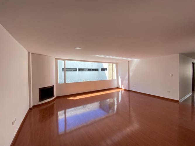 Apartamento en venta en Santa Barbara, Bogotá · foto 3 de 21