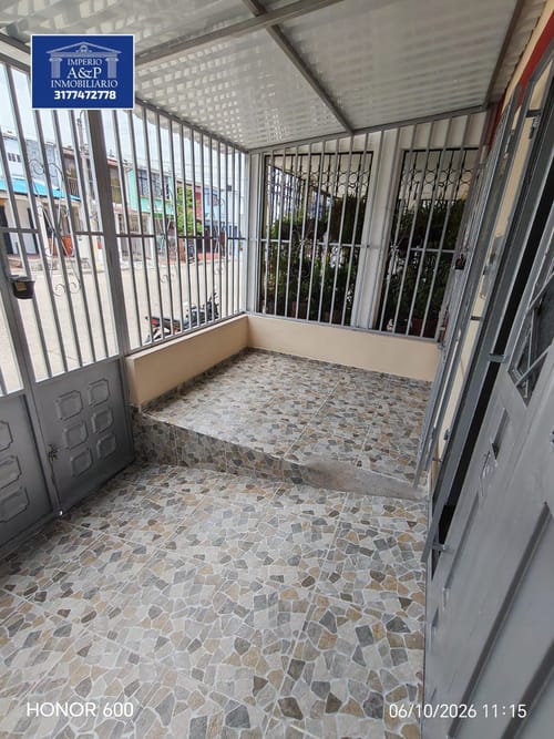 Casa de 3 alcobas en venta en Girardot, Girardot, 54 m² · foto 2 de 12