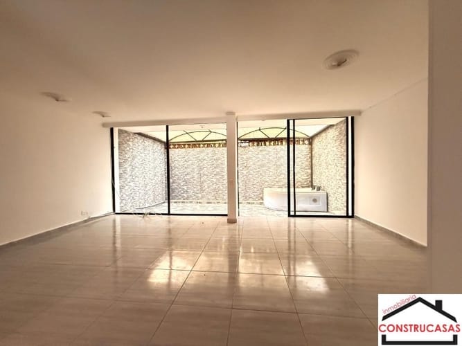 Casa de 4 alcobas en arriendo en Loma De Los Bernal, Medellín, 150 m² · foto 5 de 21