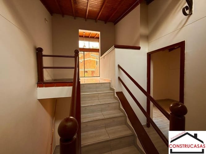 Casa de 4 alcobas en arriendo en Loma De Los Bernal, Medellín, 150 m² · foto 8 de 21