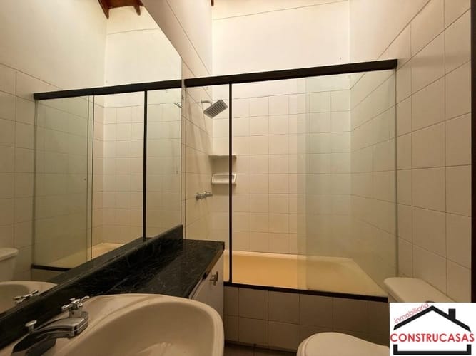Casa de 4 alcobas en arriendo en Loma De Los Bernal, Medellín, 150 m² · foto 11 de 21