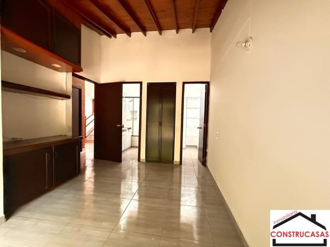 Casa de 4 alcobas en arriendo en Loma De Los Bernal, Medellín, 150 m² · foto 12 de 21