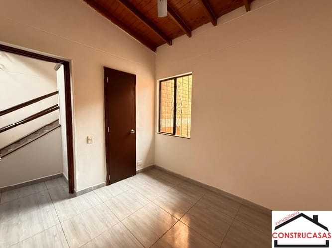 Casa de 4 alcobas en arriendo en Loma De Los Bernal, Medellín, 150 m² · foto 15 de 21