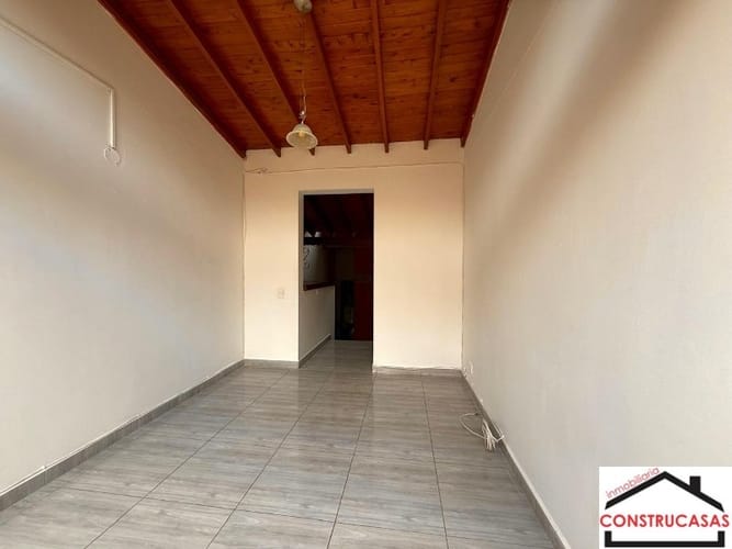 Casa de 4 alcobas en arriendo en Loma De Los Bernal, Medellín, 150 m² · foto 17 de 21