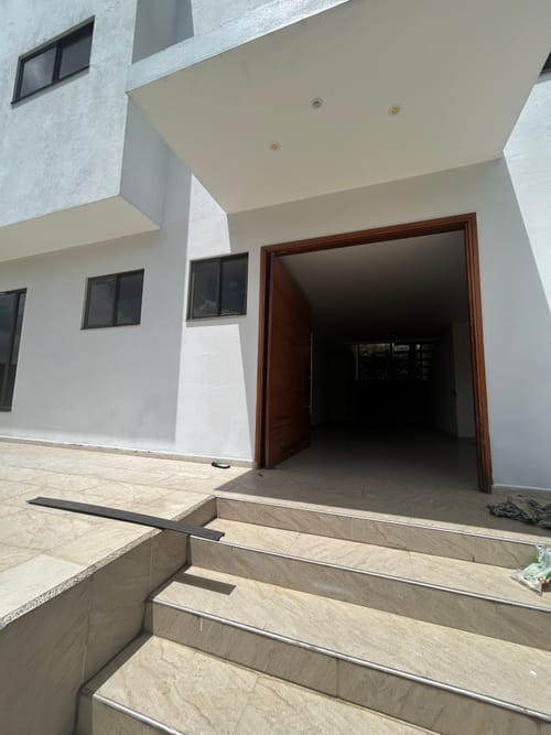Casa de 4 alcobas en arriendo en Siberia, Cota, 375 m² · foto 2 de 18