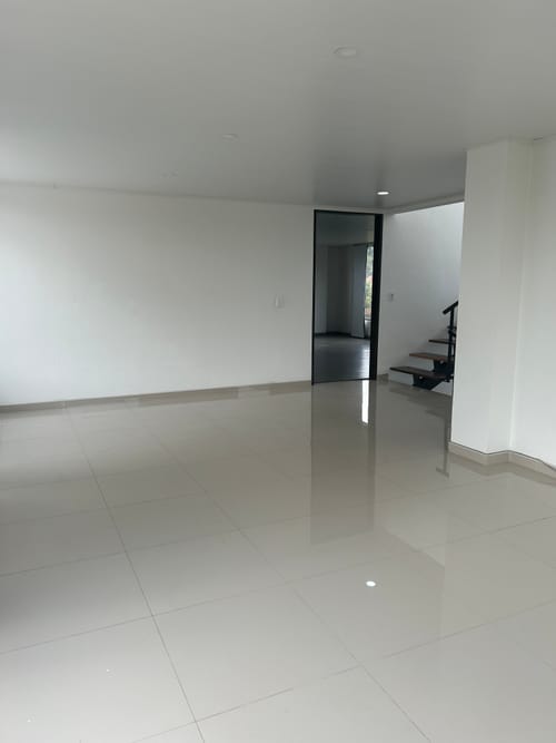 Casa de 4 alcobas en arriendo en Siberia, Cota, 375 m² · foto 15 de 18