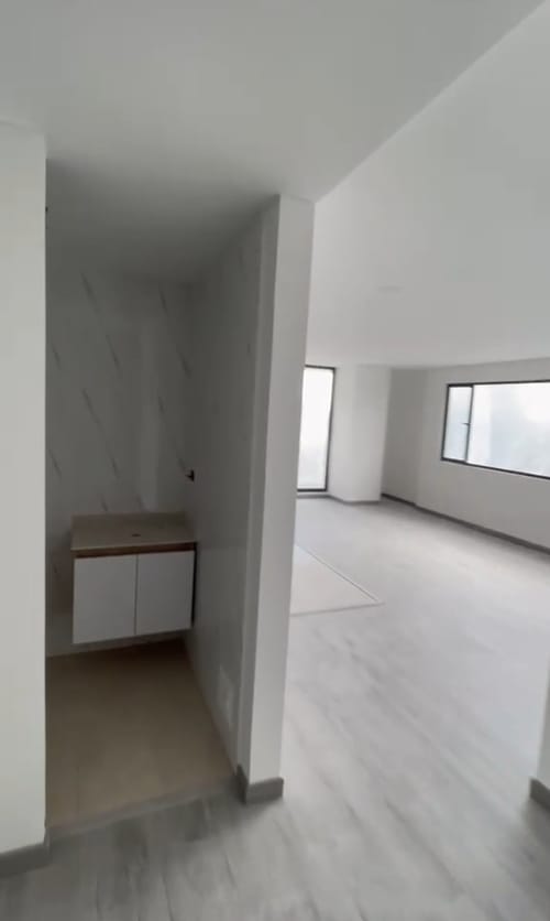 Apartamento de 1 alcoba en venta en Quinta Paredes, Bogotá, 61 m² · foto 2 de 10