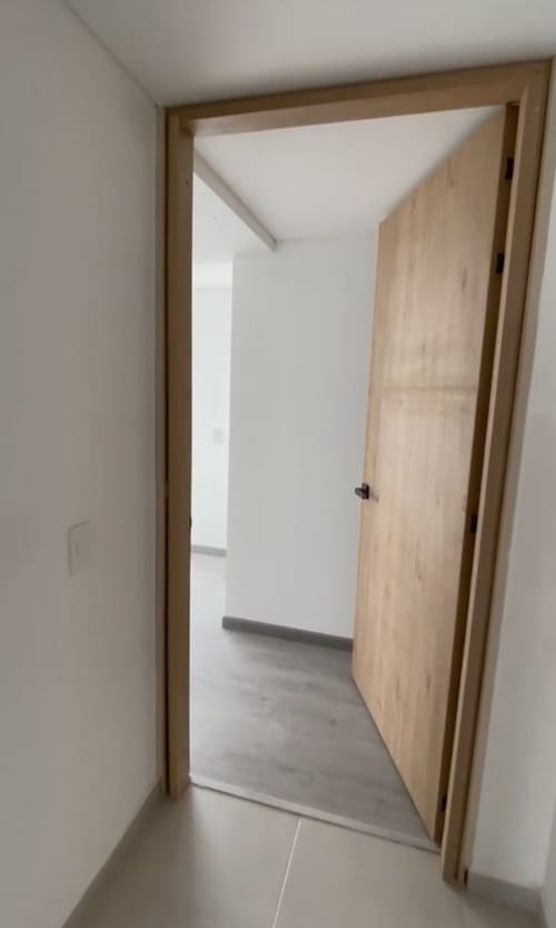 Apartamento de 1 alcoba en venta en Quinta Paredes, Bogotá, 61 m² · foto 3 de 10