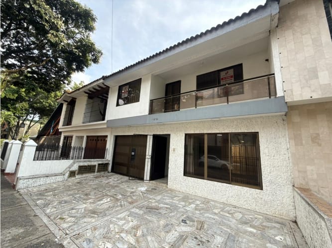 Casa de 4 alcobas en venta en Camino Real, Cali, 298 m² · foto 2 de 20