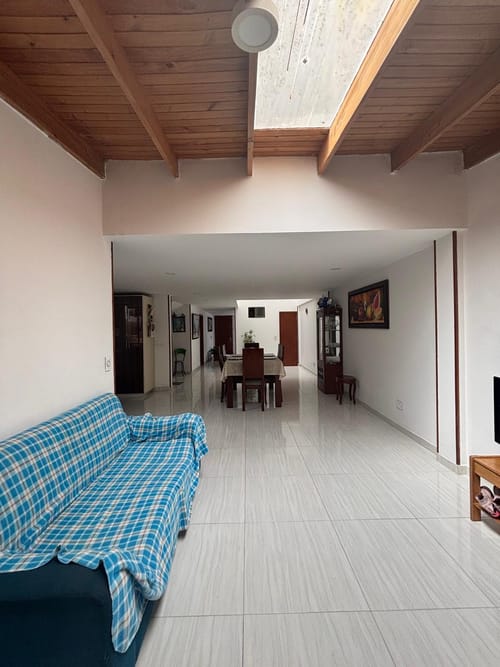 Casa de 6 alcobas en venta en Santa Lucia, Chía, 245 m² · foto 5 de 23