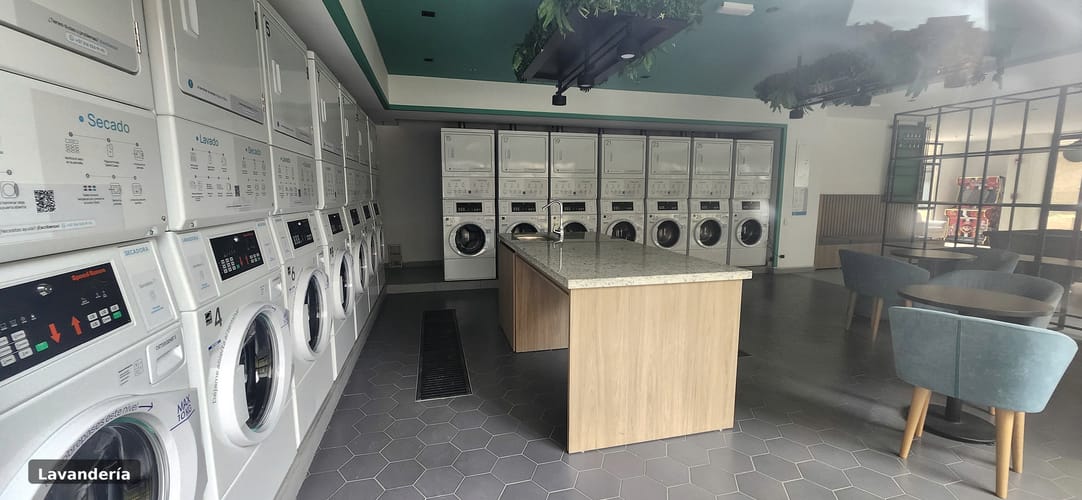 Apartamento de 1 alcoba en venta en Centro Comercial Mazuren, Bogotá, 30 m² · foto 15 de 19