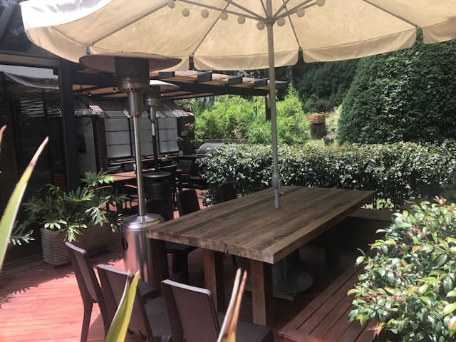 Casa de 4 alcobas en venta en Niza Norte, Bogotá, 314 m² · foto 3 de 24