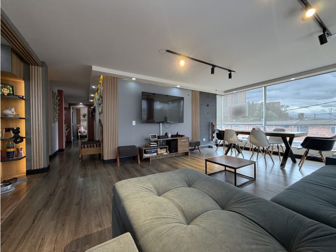 Apartamento de 3 alcobas en venta en Las Villas, Bogotá, 117 m² · foto 2 de 21
