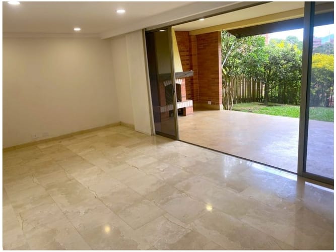 Casa de 3 alcobas en venta en La Calera, Medellín, 250 m² · foto 3 de 24
