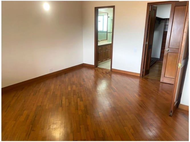 Casa de 3 alcobas en venta en La Calera, Medellín, 250 m² · foto 18 de 24