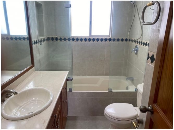 Casa de 3 alcobas en venta en La Calera, Medellín, 250 m² · foto 19 de 24