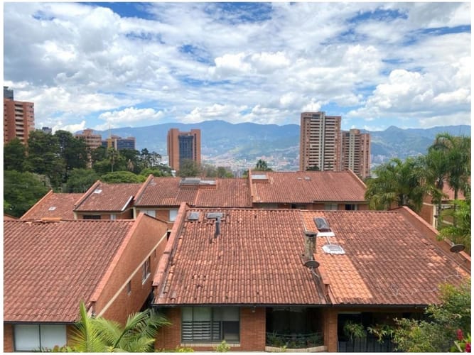 Casa de 3 alcobas en venta en La Calera, Medellín, 250 m² · foto 23 de 24