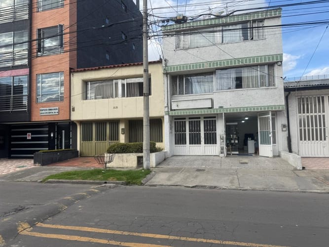Casa de 7 alcobas en venta en Villa Del Rosario, Bogotá, 800 m² · foto 2 de 16