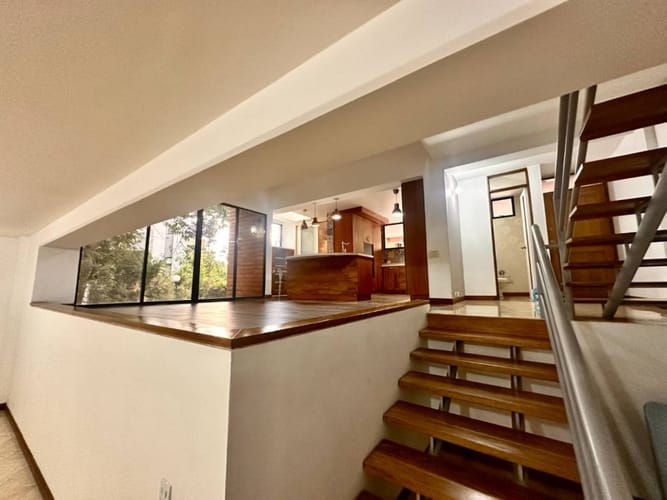 Casa de 4 alcobas en arriendo en El Tesoro, Medellín, 250 m² · foto 3 de 24