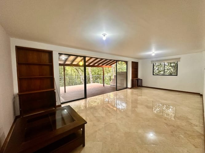 Casa de 4 alcobas en arriendo en El Tesoro, Medellín, 250 m² · foto 5 de 24
