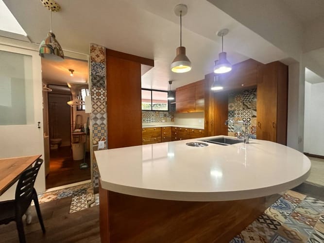 Casa de 4 alcobas en arriendo en El Tesoro, Medellín, 250 m² · foto 9 de 24