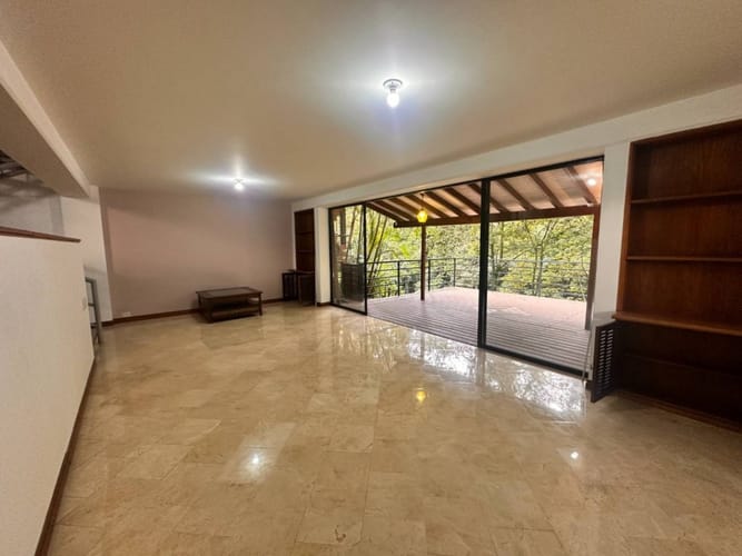 Casa de 4 alcobas en arriendo en El Tesoro, Medellín, 250 m² · foto 10 de 24