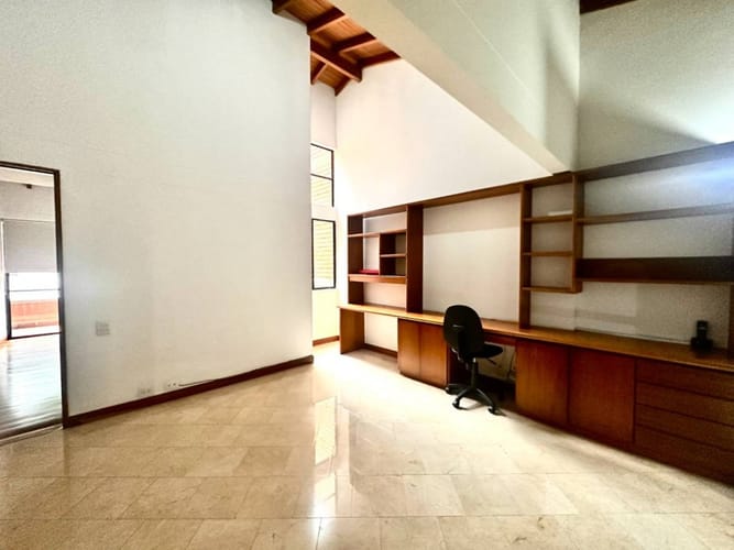 Casa de 4 alcobas en arriendo en El Tesoro, Medellín, 250 m² · foto 21 de 24
