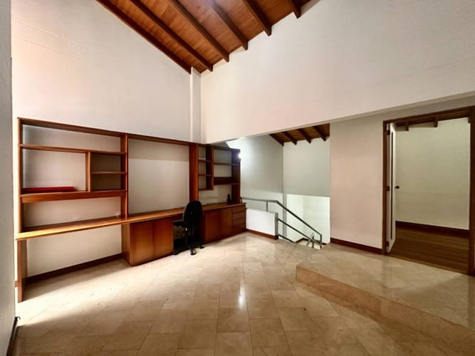 Casa de 4 alcobas en arriendo en El Tesoro, Medellín, 250 m² · foto 22 de 24