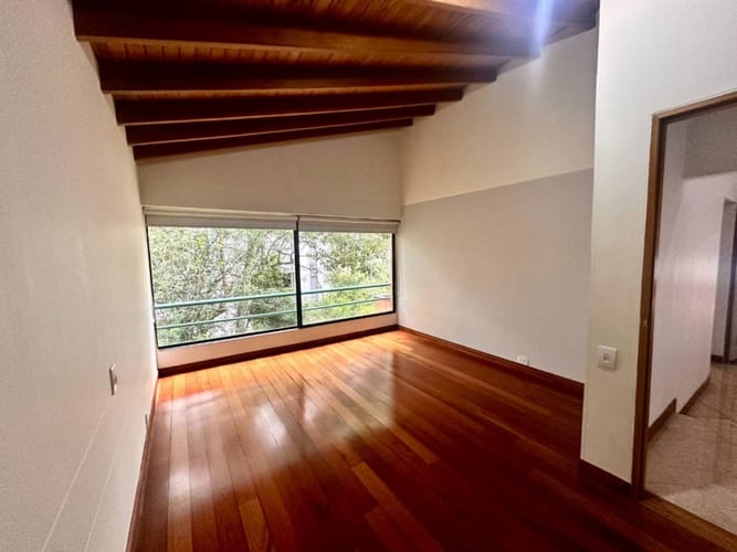 Casa de 4 alcobas en arriendo en El Tesoro, Medellín, 250 m² · foto 23 de 24