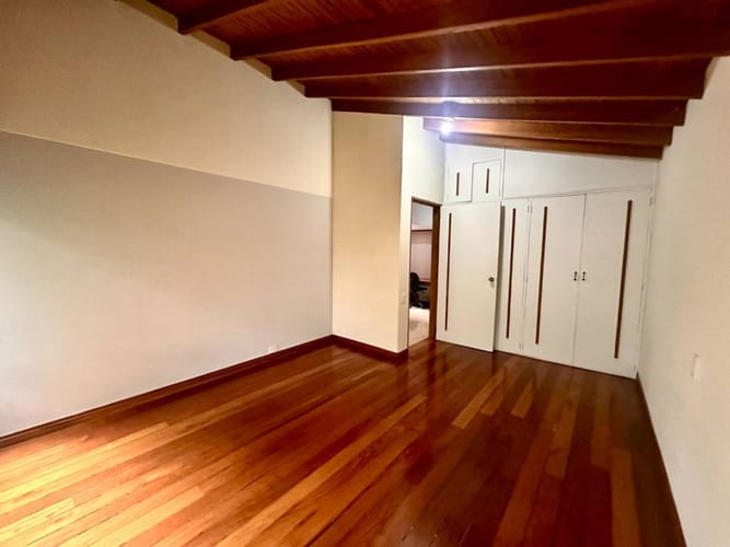 Casa de 4 alcobas en arriendo en El Tesoro, Medellín, 250 m² · foto 24 de 24