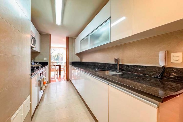 Apartamento de 3 alcobas en venta en Chicó Navarra, Bogotá, 160 m² · foto 4 de 12