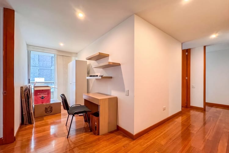 Apartamento de 3 alcobas en venta en Chicó Navarra, Bogotá, 160 m² · foto 7 de 12