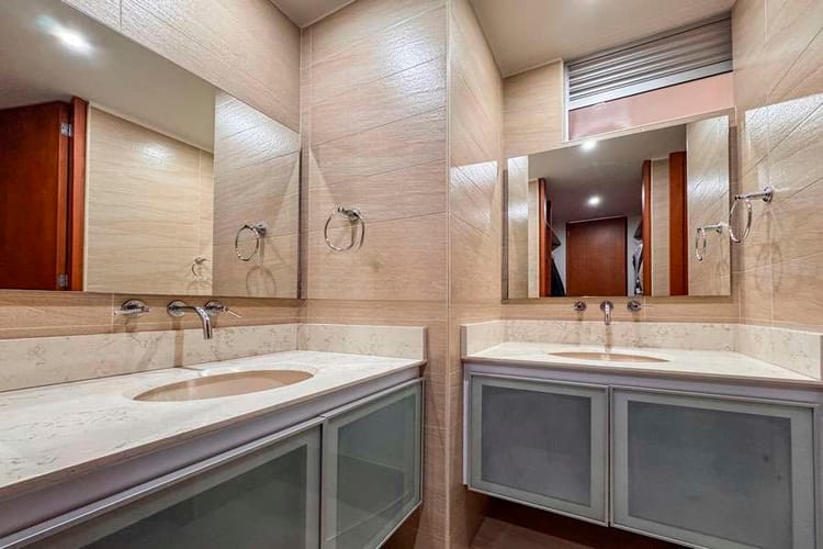 Apartamento de 3 alcobas en venta en Chicó Navarra, Bogotá, 160 m² · foto 9 de 12