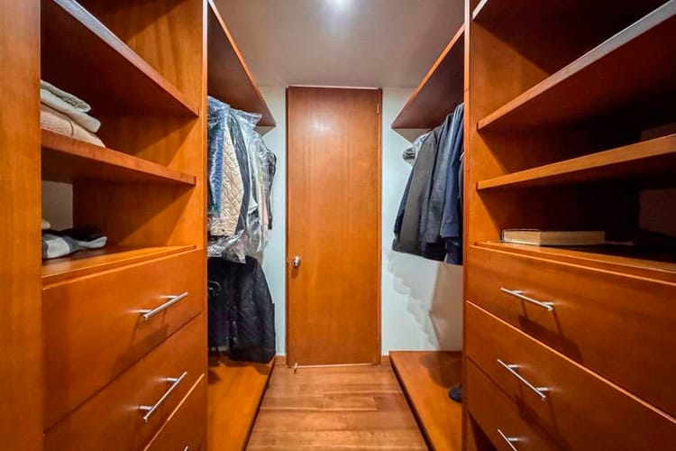 Apartamento de 3 alcobas en venta en Chicó Navarra, Bogotá, 160 m² · foto 10 de 12