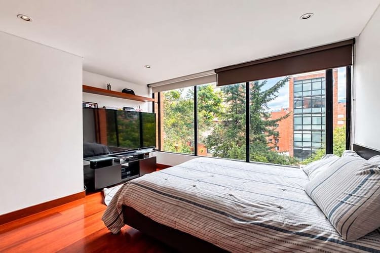 Apartamento de 4 alcobas en venta en El Virrey, Bogotá, 330 m² · foto 7 de 16