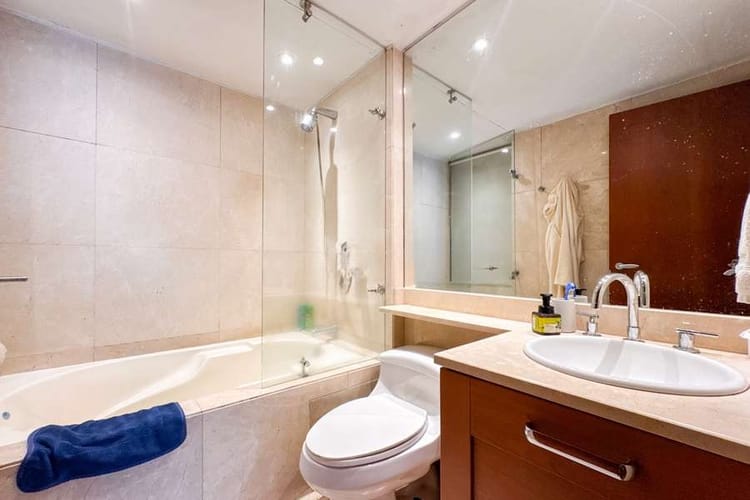 Apartamento de 4 alcobas en venta en El Virrey, Bogotá, 330 m² · foto 12 de 16