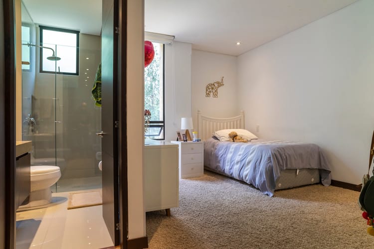 Apartamento de 3 alcobas en venta en Cerros De Suba, Bogotá, 240 m² · foto 15 de 24