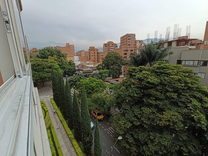 Apartamento de 3 alcobas en arriendo en Laureles, Medellín, 180 m² · foto 4 de 20
