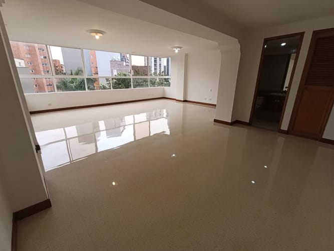 Apartamento de 3 alcobas en arriendo en Laureles, Medellín, 180 m² · foto 6 de 20