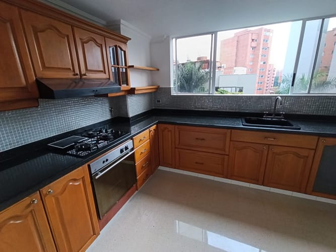 Apartamento de 3 alcobas en arriendo en Laureles, Medellín, 180 m² · foto 8 de 20