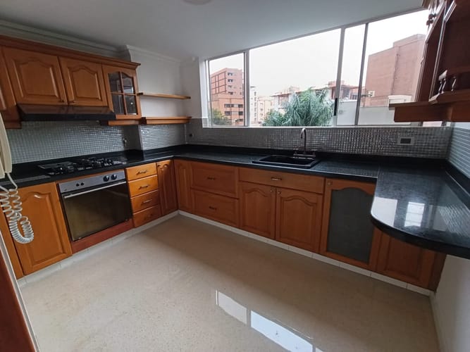 Apartamento de 3 alcobas en arriendo en Laureles, Medellín, 180 m² · foto 9 de 20